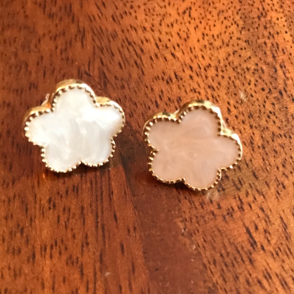 Mother of Pearl Quatrefoil Clover Earrings